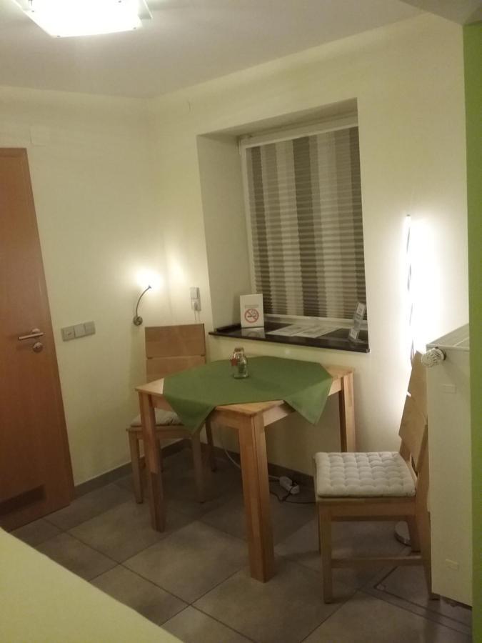 Gaestezimmer , Pension Wauri Waldenbuch Exterior foto
